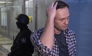 Rusia e vendos Alexei Navalnyn në listën e më të kërkuarve për t'u arrestuar