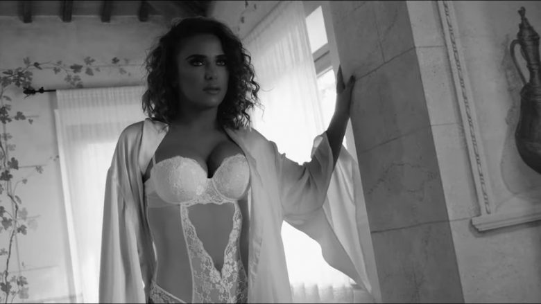 Anxhelina Hadërgjonaj me paraqitje provokuese në klipin e dytë për tregun ndërkombëtar, “No Drama”