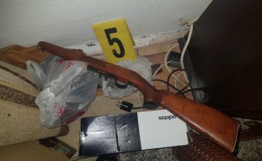 ​Konfiskohen armë në Prishtinë