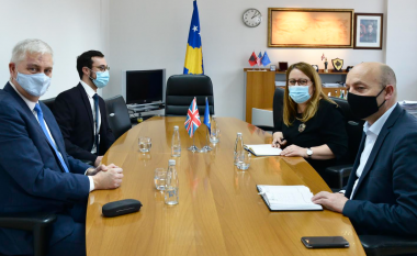 Britania e Madhe premton mbështetje të mëtejme për Kosovën