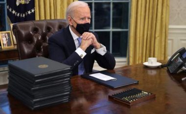 Pasi nënshkroi urdhrat e parë ekzekutivë, Biden: Nuk kemi kohë për të humbur