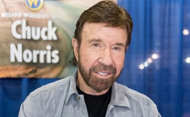 Chuck Norris detyrohet të mohojë publikisht faktin se nuk ka qenë pjesë e protestës agresive në Capitol