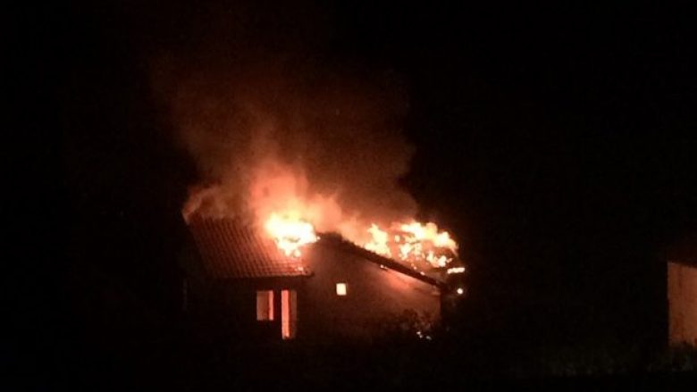 Një shtëpi përfshihet nga zjarri në fshatin Abri të Drenasit