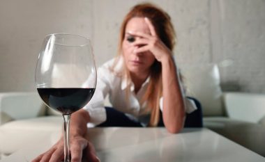 A është vera shkaku i dhimbjeve të kokës?