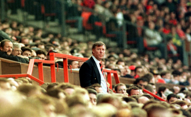 ‘Kishte fyerje në drejtim të lojtarëve dhe meje’ – Sir Alex Ferguson kujton dy stadiumet që ngurronte të shkonte