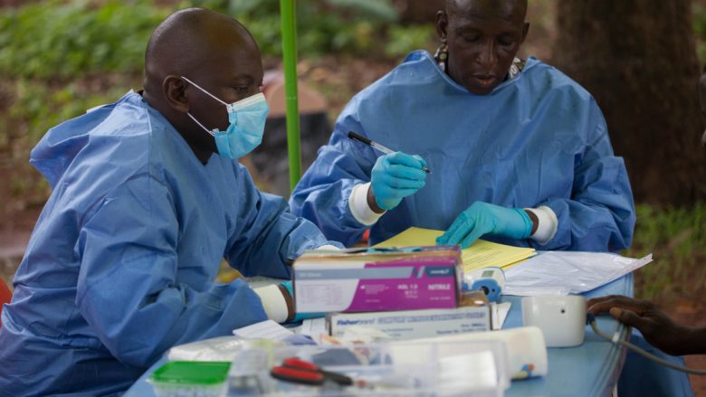 OBSH-ja: Guinea merr vetëm 25 vaksina kundër COVID-19, vendet e pasura 25 milionë doza