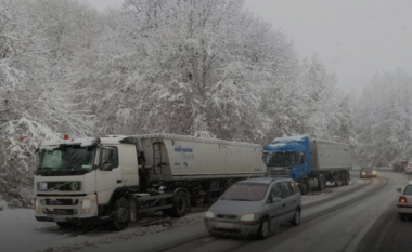 Hiqet ndalesa për lëvizjen e makinave të rënda në rrugën Tetovë – Kodra e Diellit