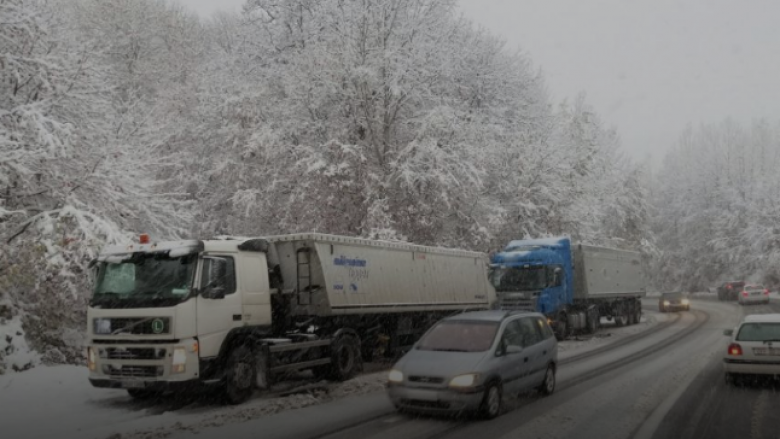 Hiqet ndalesa për lëvizjen e makinave të rënda në rrugën Tetovë – Kodra e Diellit