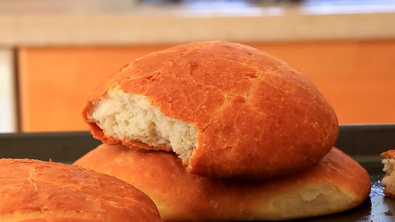 Bukë me gjalpë: E butë dhe shumë e shijshme – qëndron e freskët për tri ditë