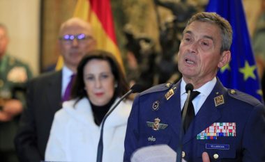 Ishte vaksinuar para grupeve prioritare, gjenerali i lartë spanjoll jep dorëheqje pas akuzave
