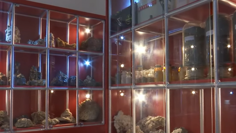 Muzeu i Kristaleve në Mitrovicë ka më shumë se 2,000 lloje të gurëve unikë