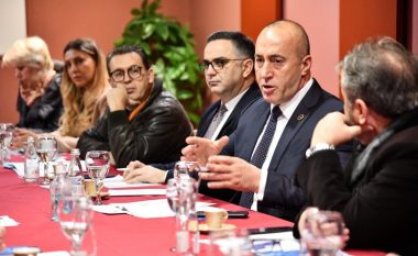 Haradinaj takon përfaqësuesit e hotelerisë: Me programin tonë do e ndjeni dorën e shtetit