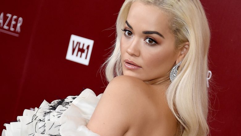 Edhe Rita Ora reagon për situatën në ShBA: Mos i quani protestues, ata janë terroristë