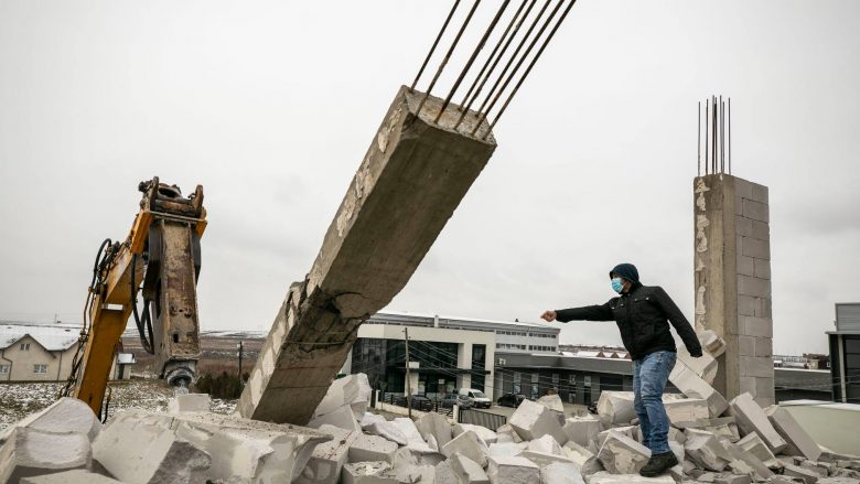 Vitin e kaluar në Prishtinë u rrënuan 30 objekte pa leje