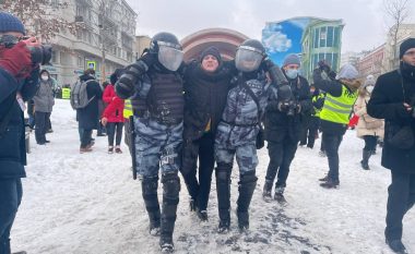Vazhdon protesta e opozitës ruse, policia arreston 878 persona në 40 qytete