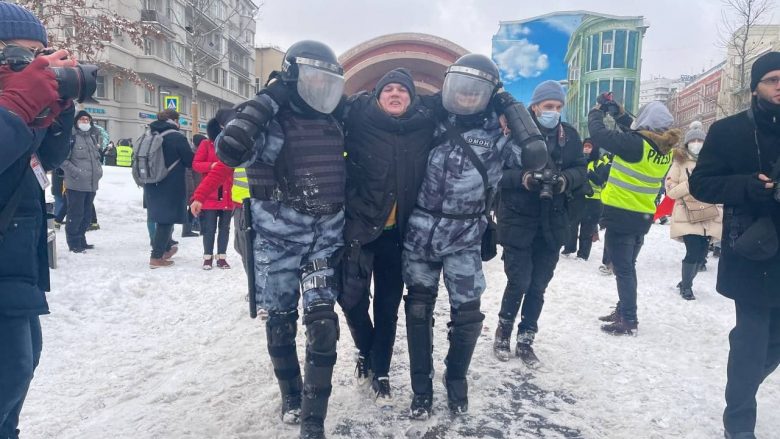 Vazhdon protesta e opozitës ruse, policia arreston 878 persona në 40 qytete