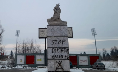 Përdhoset busti i Skënderbeut në Korçë