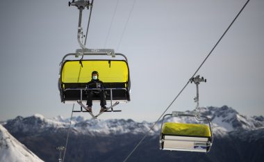 Cilat janë rregullat Covid-19 për skijim në Zvicër këtë dimër?