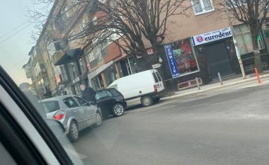 Aksident trafiku mes dy veturave në Prishtinë