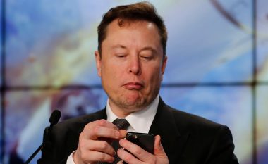 Valë e regjistrimeve në ‘Signal’, pasi Elon Musk kërkoi që ndjekësit “të largohen nga WhatsApp”