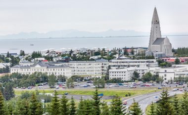 Derisa pjesa tjetër e Evropës është mbyllur, Islanda i rikthehet normalitetit – punojnë pishinat e palestrat sportive