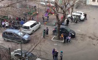 Armenia goditet nga një tërmet, qytetarët e Jerevanit dolën në rrugë nga frika se mund të shemben ndërtesat