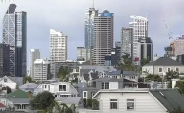 Qyteti më i madh i Zelandës së Re po mbyllet për shkak të një personi të infektuar me COVID-19, askush nuk guxon të dalë nga shtëpia