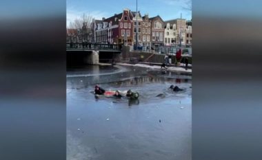 Patinatorët rrezikuan të mbyteshin në ujë të ngrirë, kur akulli u thye në Amsterdam