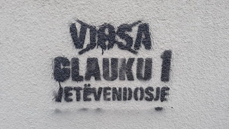 Grafite me emrin e Glauk Konjufcës “të parin” në listën e LVV, Vjosa Osmanit “X”