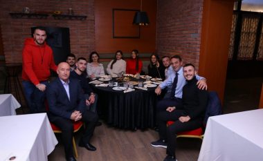 Daut Haradinaj takon të rinjtë e Pejës: Bashkëbisedimi me ta është gjithmonë frymëzues për ne