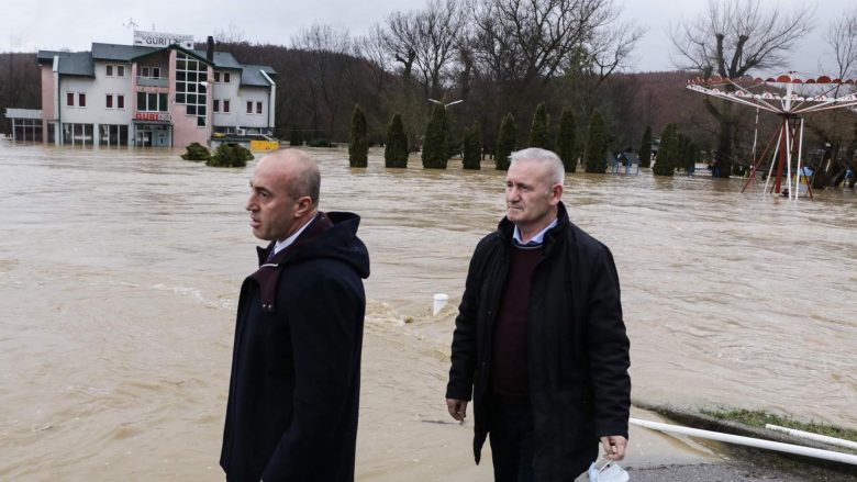 Haradinaj dhe Elezaj në terren pas vërshimeve në Klinë: Gjendja alarmante