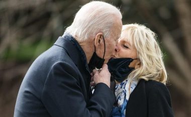 Jill e shoqëroi me Bidenin në udhëtimin e parë zyrtar: Stil efektiv për shëtitje romantike!