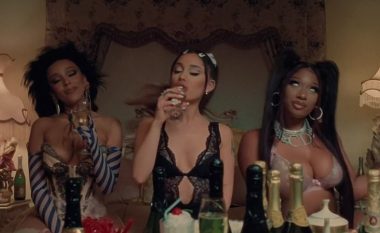 Ariana Grande, Megan Thee Stallion dhe Doja Cat shfaqen provokuese në ‘remix’-in e këngës “34+35”
