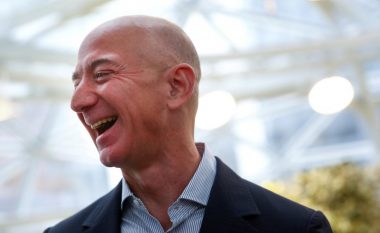 Njeriu më i pasur në botë: Jeff Bezos tejkalon Elon Musk