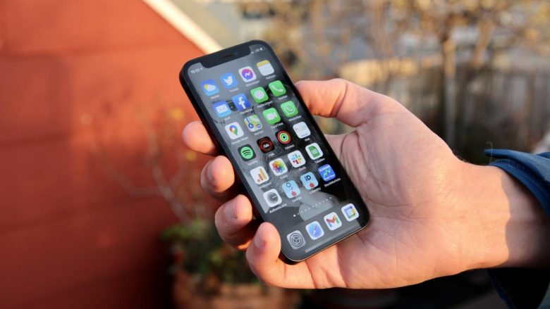 Për shkak të numrit 13 që ‘sjell fat të keq’, Apple ndoshta po lë jashtë iPhone 13