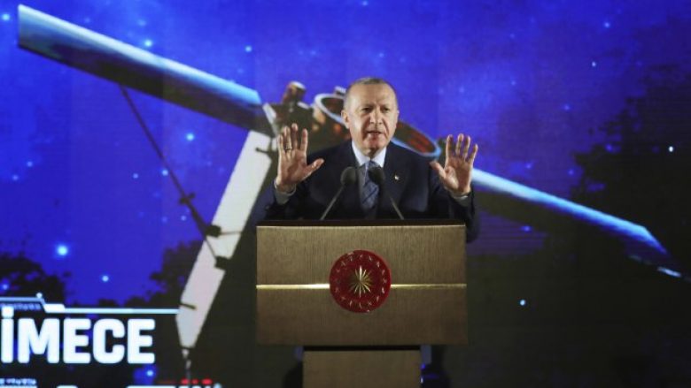 Pas vrasjes së 13 pengjeve turke, Erdogan fajëson SHBA-në për mbështetjen e rebelëve kurdë