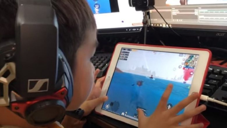 7-vjeçari shpenzoi afër 3 mijë euro në celularin e nënës së tij për të blerë lojëra në internet