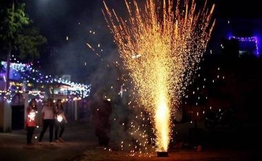 Shpërthime në një fabrikë për prodhimin e fishekzjarrëve në Indi, raportohet për 11 persona të vdekur
