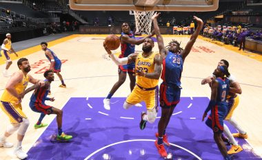 Lakers fitojnë pas dy vazhdimeve ndaj Pistons, Curryt nuk i mjaftojnë as 11 tre pikësha për fitoren e Warriors