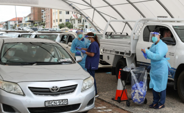 Dy milionë australianë në bllokim të rreptë pas zbulimit të një rasti të ri me coronavirus