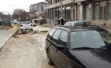 Ngecin punimet në rrugën që shpie drejtë lagjes së Shutkës