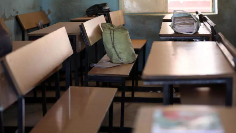 Njerëz të armatosur rrëmbejnë qindra djem, nxënës të një shkolle në Nigeri