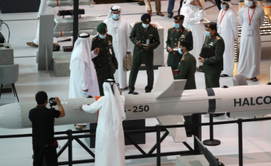 Prodhuesit kryesorë të armëve në panairin e Abu Dhabit – shpresojnë për marrëveshje me të gjithë në Lindjen e Mesme