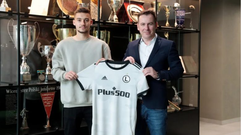 Zyrtare: Ernest Muçi prezantohet te Legia Varshava