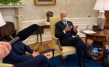 I pyetur në lidhje me gjyqin e sotëm kundër Trumpit, Biden thotë se s’ka kohë “për të humbur”