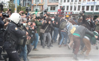 Studentët sërish protestojnë kundër një vendimi të Erdoganit, arrestohen dhjetëra prej tyre