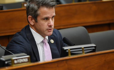 Senatori republikan, Kinzinger: Nëse votimi do të mbahej privatisht, Trump do të dënohej