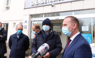 MSh i dorëzon IKSHPK-së 100 mijë teste PCR, SHSKUK-së 16 ventilatorë