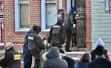 Plagoset një polic gjersa po përpiqej të arrestonte një person në Baltimore