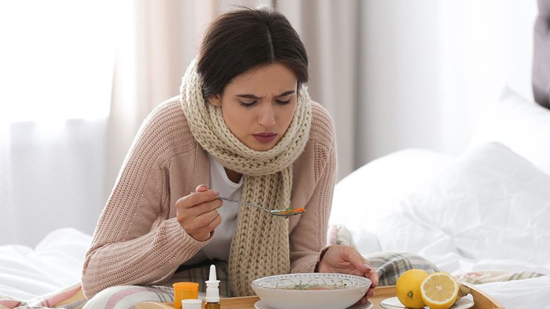 Përse ushqimi ka shije ndryshe kur jemi të ftohur?